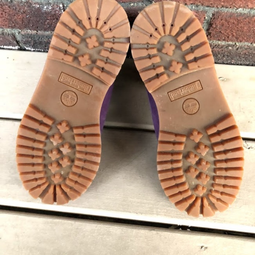 Purple Timberlands size 6. Preowned - Picture 4 of 4
